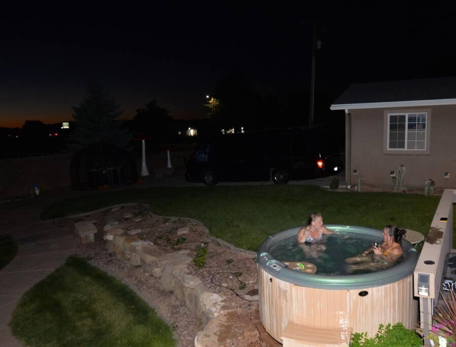 Tacit Shadow Resort Shangri-La King Suite, Gym, Coffee Bar, Hot-Tub, Free Laundry, Food Available Parowan Exterior photo