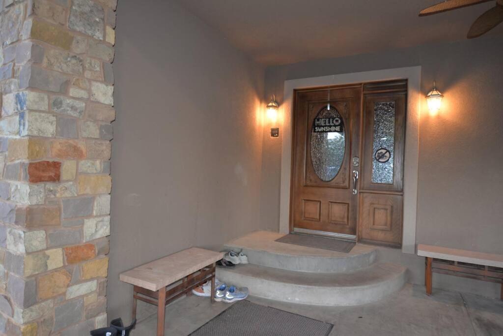 Tacit Shadow Resort Shangri-La King Suite, Gym, Coffee Bar, Hot-Tub, Free Laundry, Food Available Parowan Exterior photo